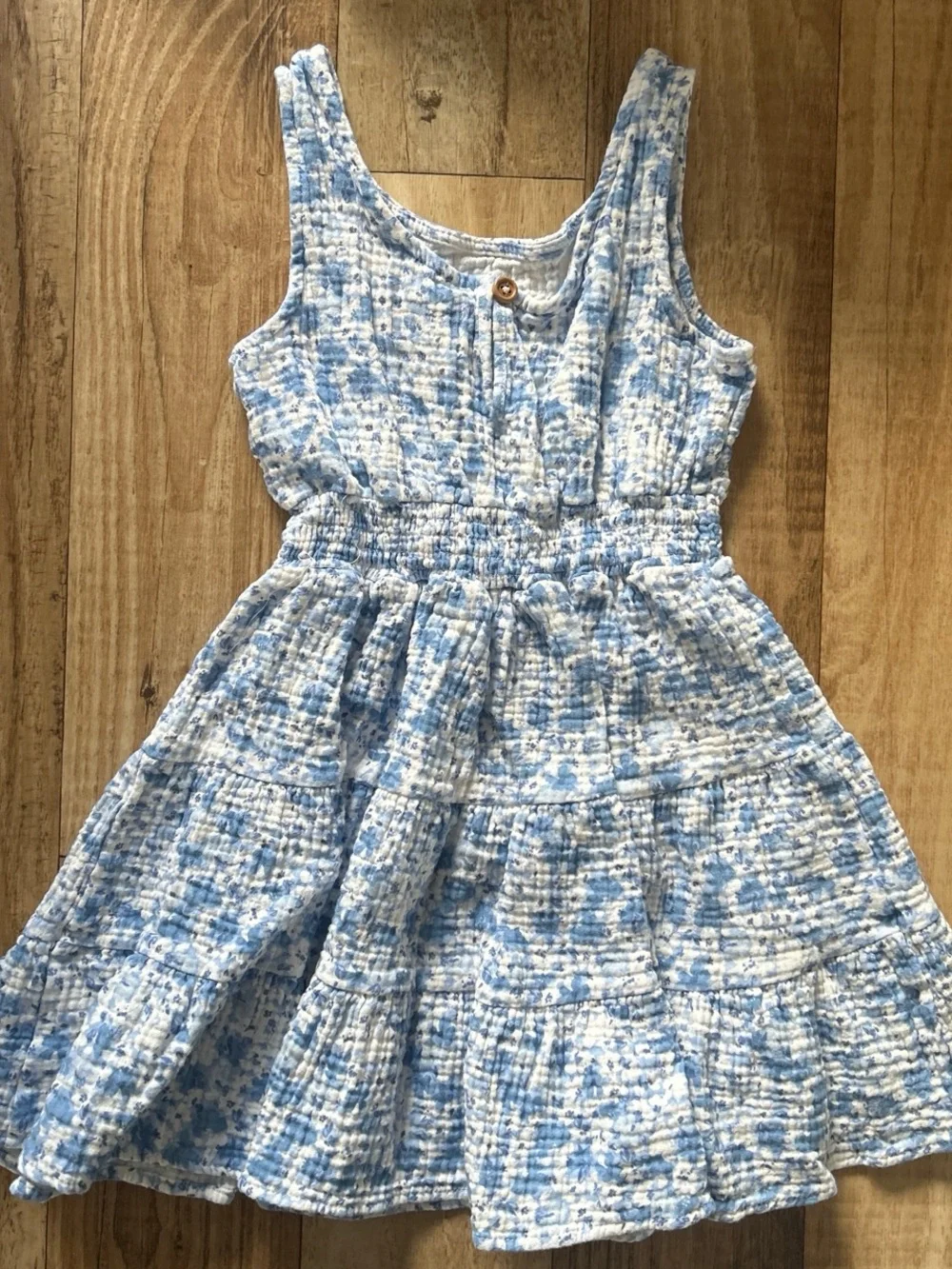 Bearpaw girls blue and white floral seersucker dress with ruffle hem size 5/6